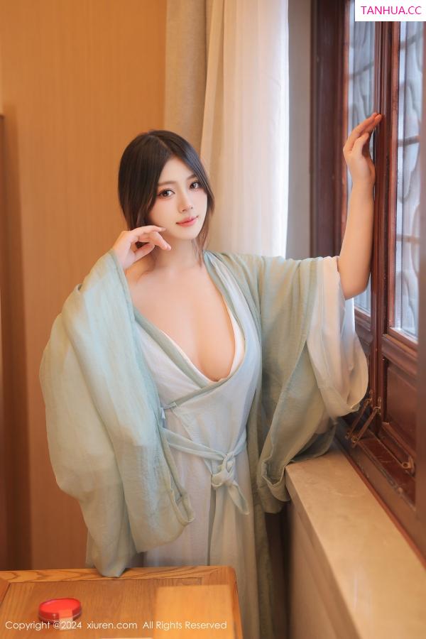   [XiuRen]高清写真图 2024.07.30 No.8937 蛋蛋宝 丝袜美腿第16张图片